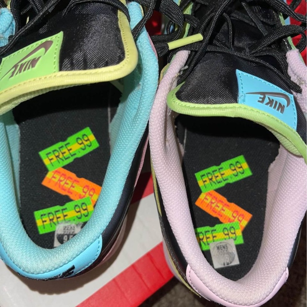 Nike Dunks - Picture 2 of 5